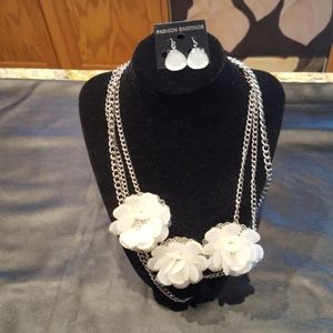 Pretty Rose Chain Necklace Set, EUC